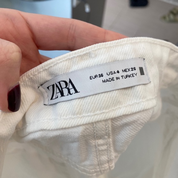 Like New Zara CROPPED FLARE HI-RISE Z1975 JEANS - Size 4 - Picture 4 of 4